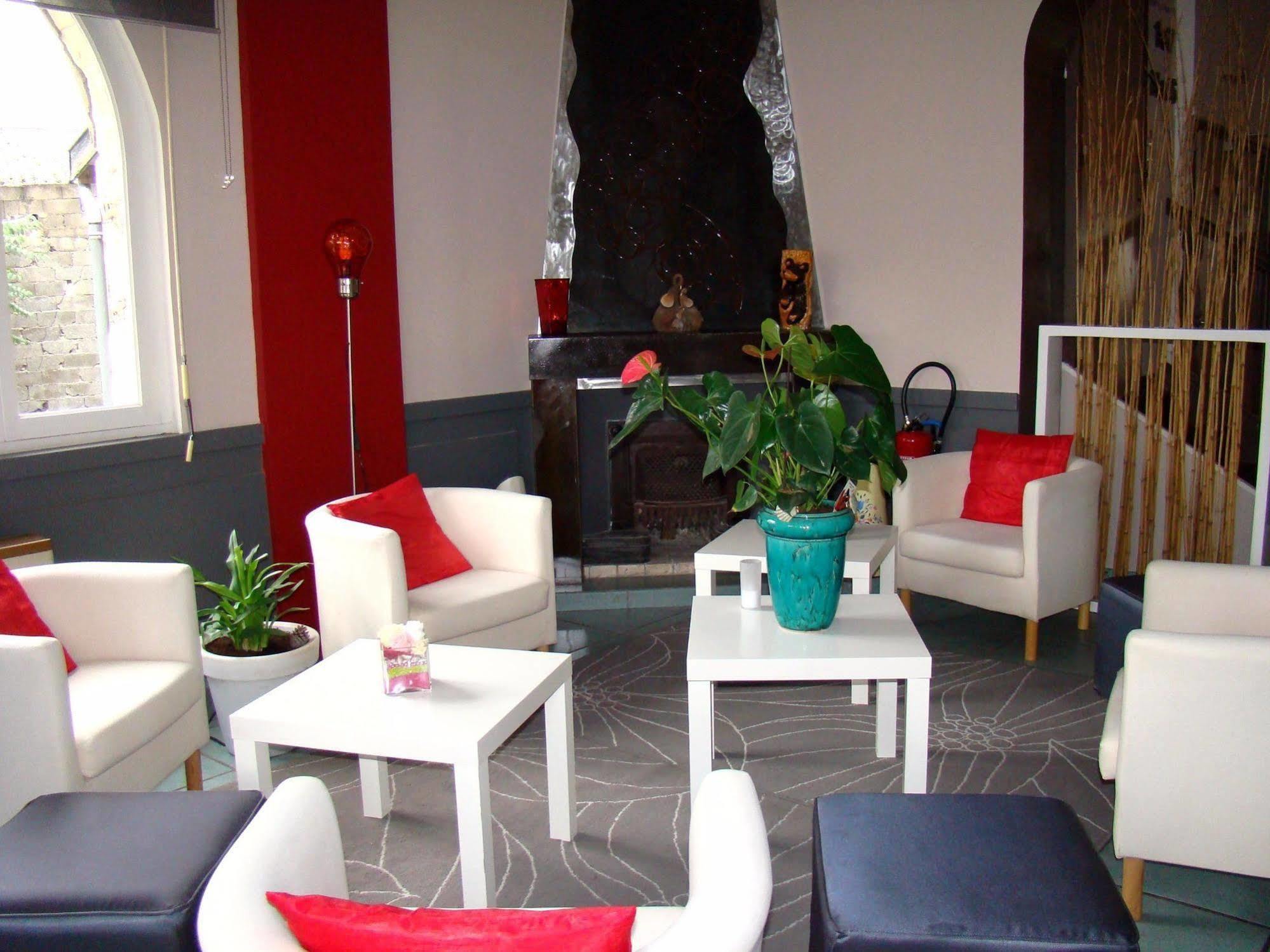 Logis Hotel Restaurant Le Castel Fleuri Saint-Jean-en-Royans Exterior foto